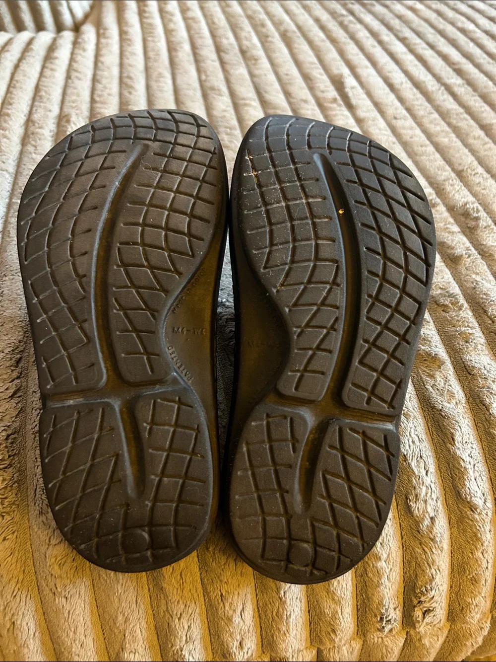 OOFOS OOahh Slide Sandals Men’s 4 Women’s 6 Good Condition Unisex